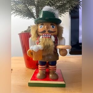 World market 2012 nutcracker 7 inches